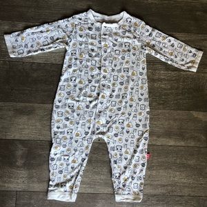 BRAND NEW Magnetic Me Bodysuit 3-6